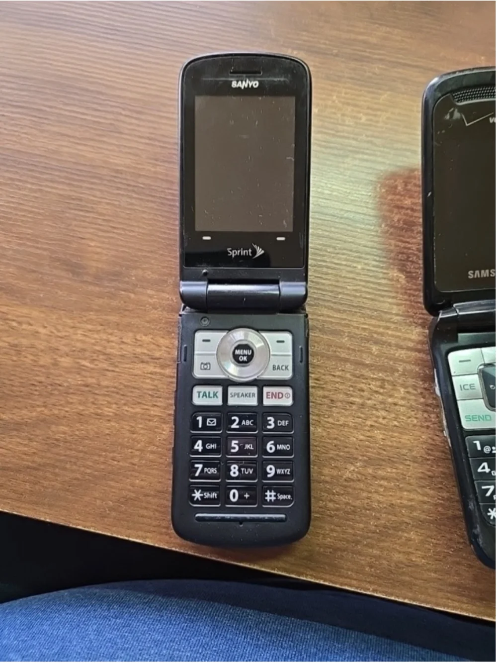 Vintage Lot of 4 Different Old Flip Cellphones Samsung, Sanyo, Motorola